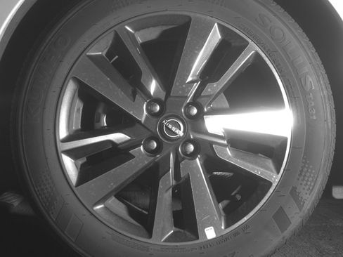 Used 2025 Nissan Versa SV FWD image 12