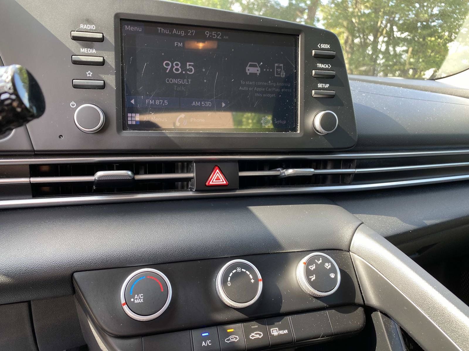 Used 2021 Hyundai Elantra SE FWD image 10