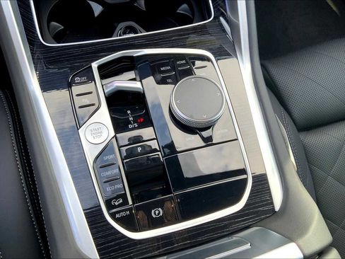 New 2026 BMW X6 M60i image 18