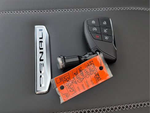 New 2026 GMC Yukon Denali w/ Sun & Power Step Package AWD/4WD image 34