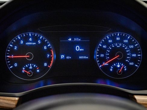 Used 2019 Kia Cadenza Technology image 27