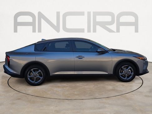 Used 2025 Kia K4 LXS image 9