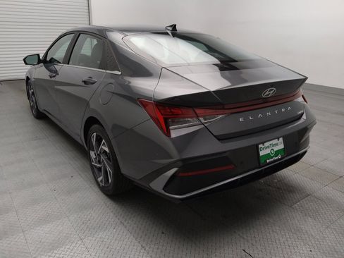 Used 2024 Hyundai Elantra Limited FWD image 5