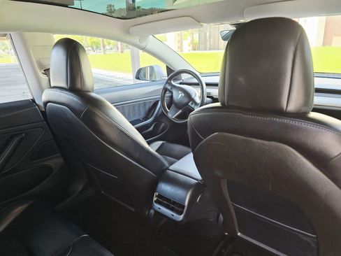 Used 2017 Tesla Model 3 Long Range RWD image 32
