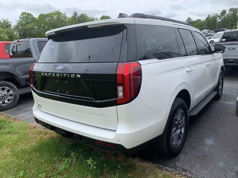 New 2025 Ford Expedition Active RWD image 10