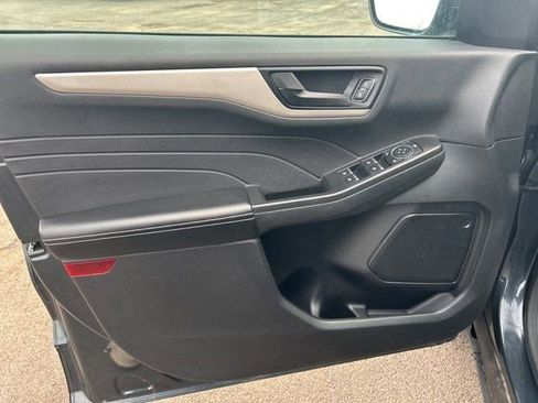 Used 2022 Ford Escape SE w/ Cold Weather Package AWD/4WD image 12