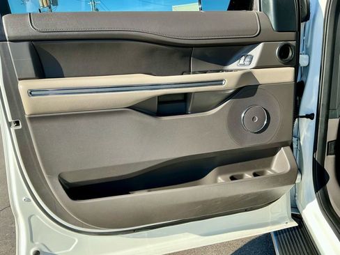 Used 2021 Ford Expedition Max XLT image 42