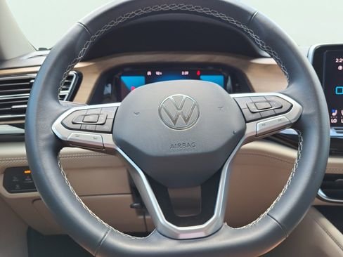 Used 2024 Volkswagen Atlas SE FWD image 28