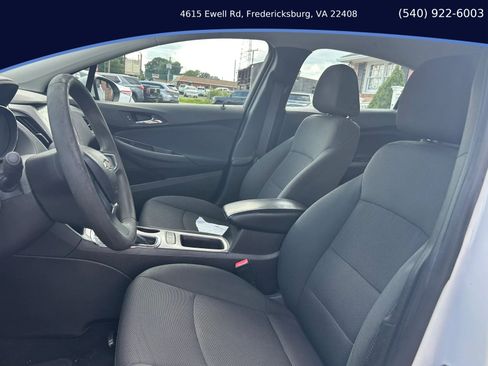 Used 2017 Chevrolet Cruze LS FWD image 10