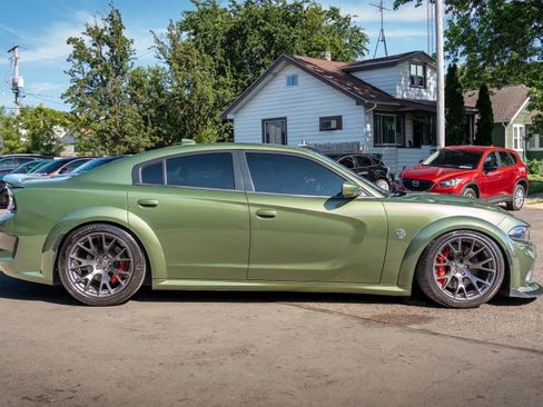 Used 2020 Dodge Charger SRT Hellcat w/ Carbon/Suede Interior Package RWD image 5