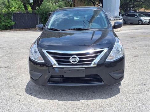 Used 2016 Nissan Versa SV FWD image 2