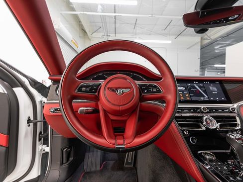 Used 2022 Bentley Flying Spur Plug-In Hybrid image 48