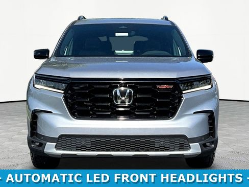 Used 2023 Honda Pilot TrailSport image 2