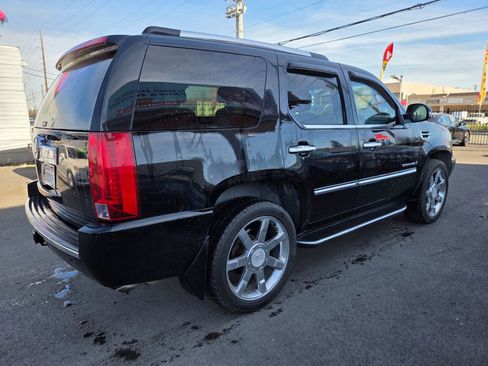 Used 2007 Cadillac Escalade AWD w/ Information Package image 4