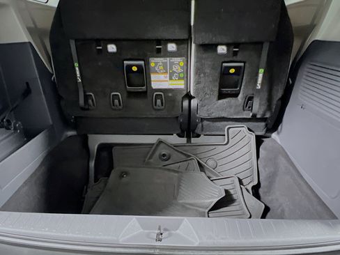 Used 2023 Toyota Sienna LE image 34