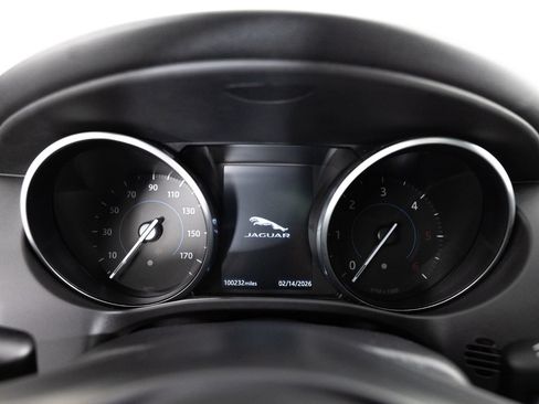 Used 2018 Jaguar F-PACE Premium AWD/4WD image 39