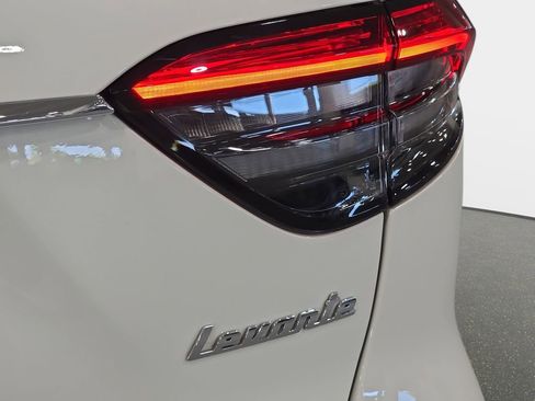 Used 2022 Maserati Levante Modena AWD/4WD image 31