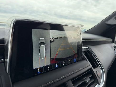 Certified 2023 GMC Yukon SLT w/ SLT Luxury Package image 8