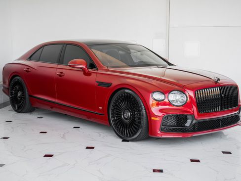 Used 2022 Bentley Flying Spur V8 image 3