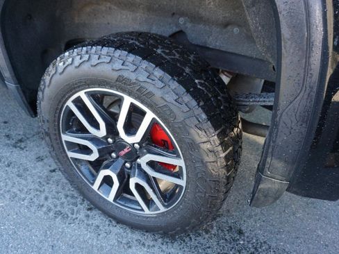 Used 2021 GMC Sierra 1500 AT4 w/ AT4 Premium Package AWD/4WD image 11