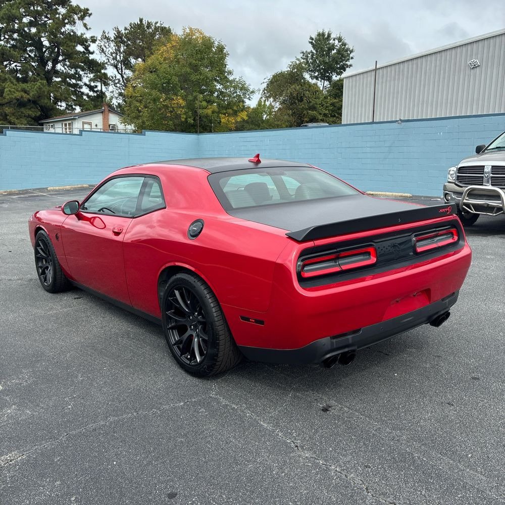 Used 2015 Dodge Challenger SRT Hellcat RWD image 4