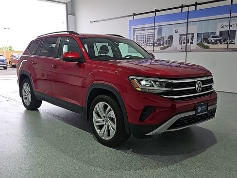 Certified 2023 Volkswagen Atlas SE w/ Panoramic Sunroof Package FWD image 2