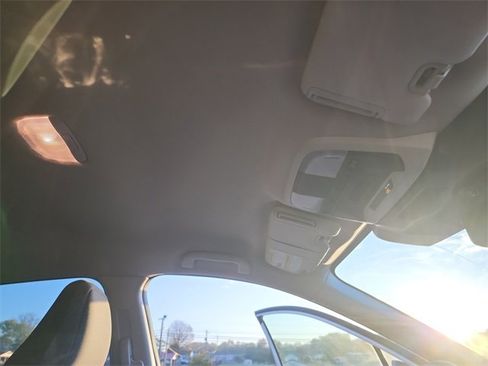 Used 2024 Subaru Crosstrek 2.0i image 16