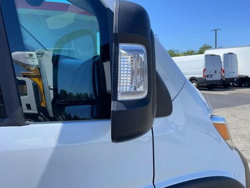Used 2025 RAM ProMaster 2500 w/ Convenience Group FWD image 38