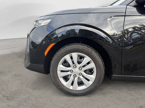 Used 2020 Kia Soul LX FWD image 9