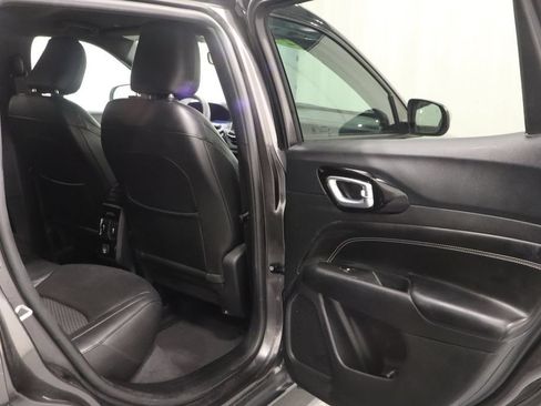 Certified 2022 Jeep Compass Latitude AWD/4WD image 16