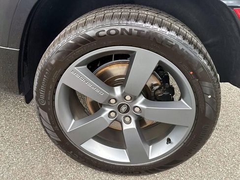 New 2025 Land Rover Defender 110 V8 image 3