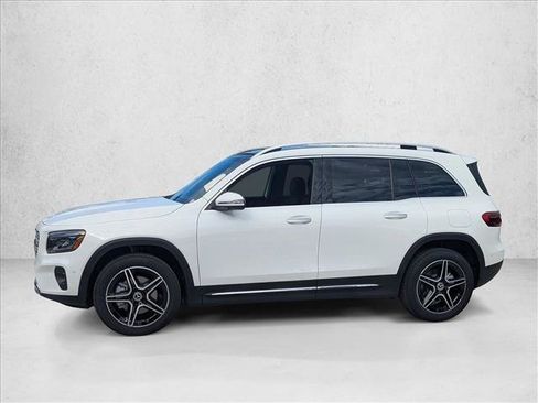 Used 2026 Mercedes-Benz GLB 250 4MATIC image 5