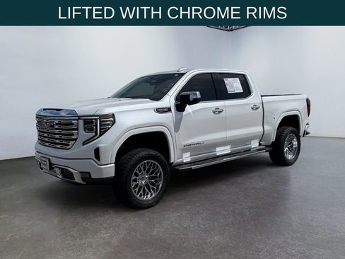 Used 2024 GMC Sierra 1500 Denali w/ Technology Package AWD/4WD image 7