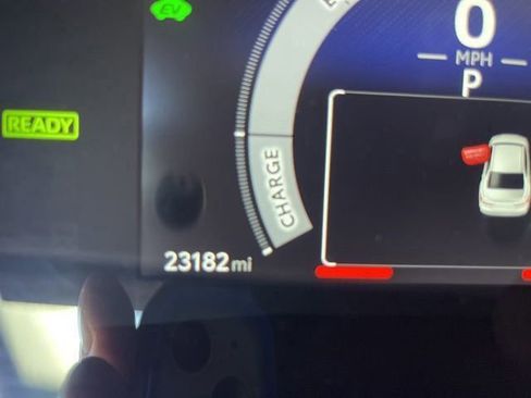 Used 2025 Toyota Camry SE image 14