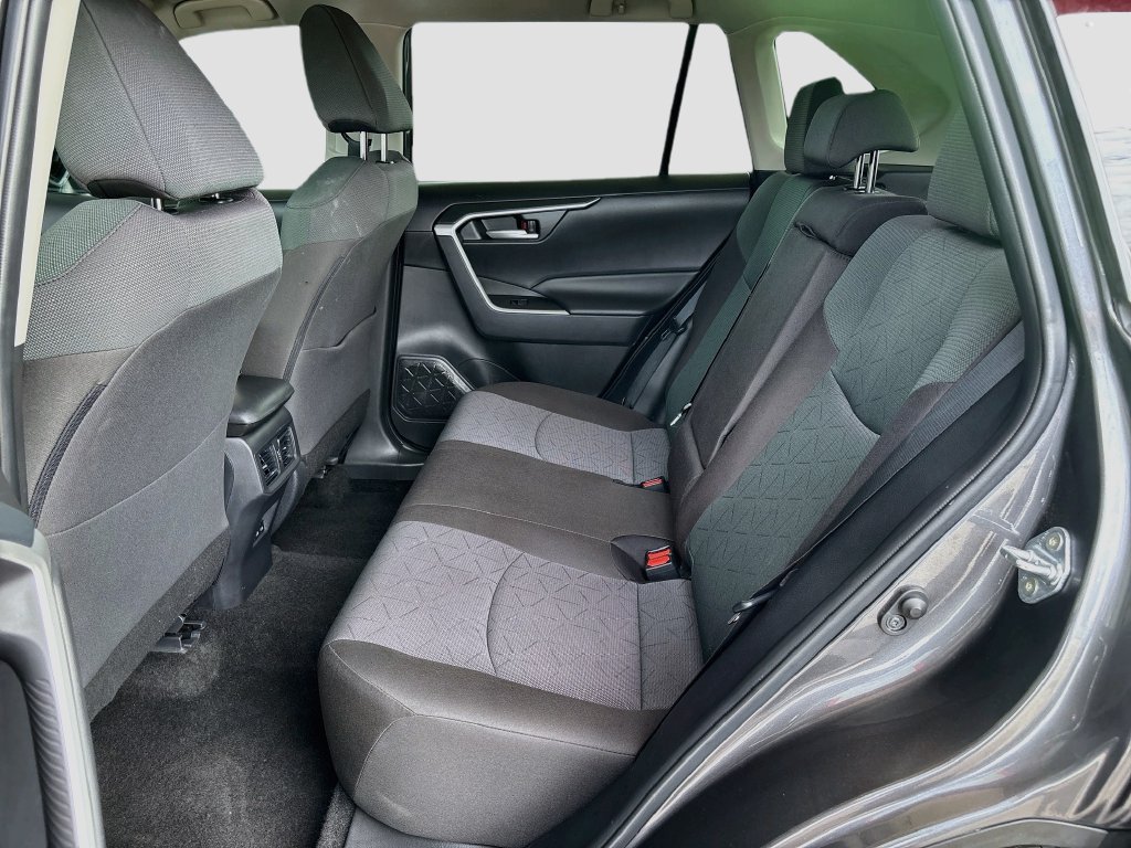 Certified 2025 Toyota RAV4 XLE FWD image 20