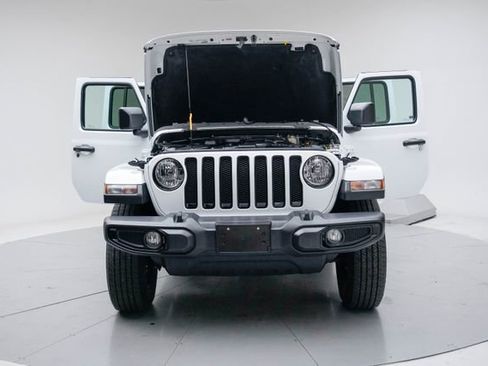 Used 2019 Jeep Wrangler Unlimited Sahara AWD/4WD image 16