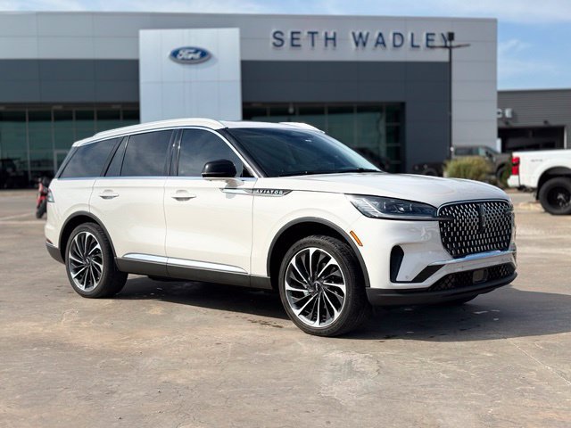Used 2025 Lincoln Aviator Reserve w/ Equipment Group 201A AWD/4WD image 1