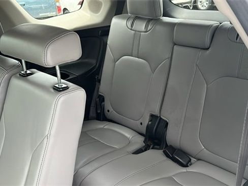 Used 2025 Honda Pilot Touring image 25