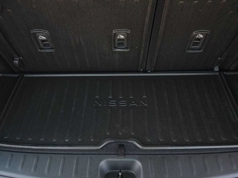 Used 2025 Nissan Pathfinder SV w/ Black Appearance Package FWD image 27