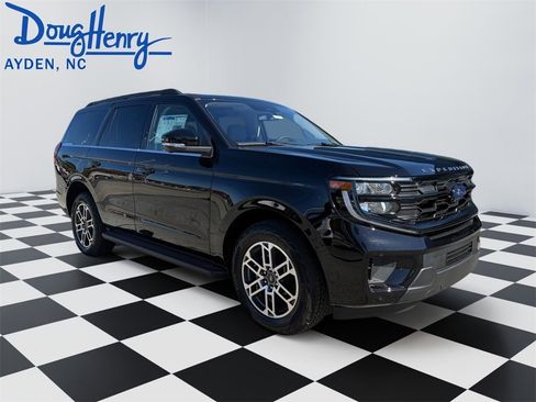 New 2025 Ford Expedition Active image 7