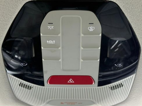 Used 2025 Kia K4 FWD image 40
