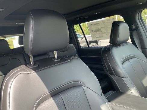 New 2025 Jeep Grand Cherokee L Limited image 32