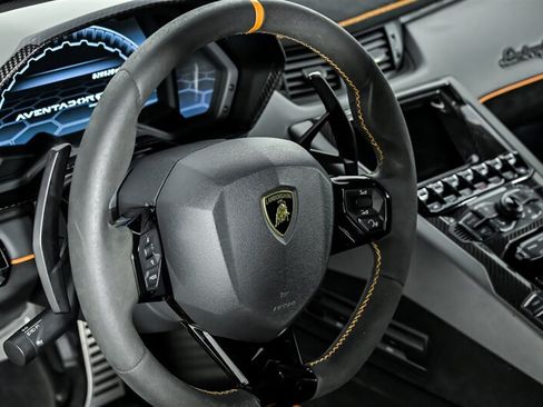 Used 2019 Lamborghini Aventador SVJ AWD/4WD image 24