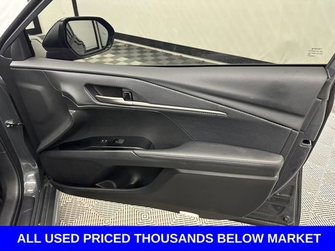 Used 2025 Toyota Camry XSE FWD image 15