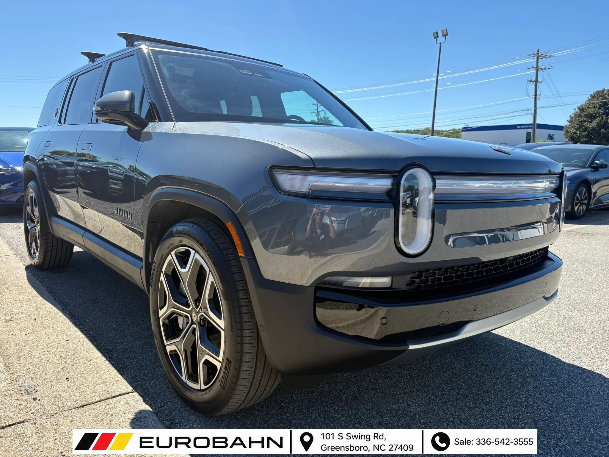 Used 2025 Rivian R1S Adventure Dual AWD/4WD image 23