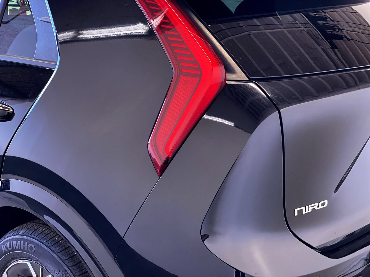 Certified 2024 Kia Niro Wind FWD image 9