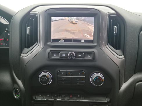 Used 2022 Chevrolet Silverado 1500 W/T w/ WT Value Package AWD/4WD image 10