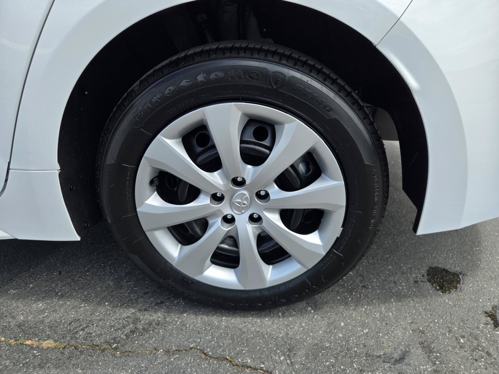 Used 2025 Toyota Corolla LE FWD image 32