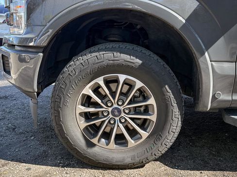 Used 2018 Ford F150 Lariat w/ Equipment Group 502A Luxury image 3