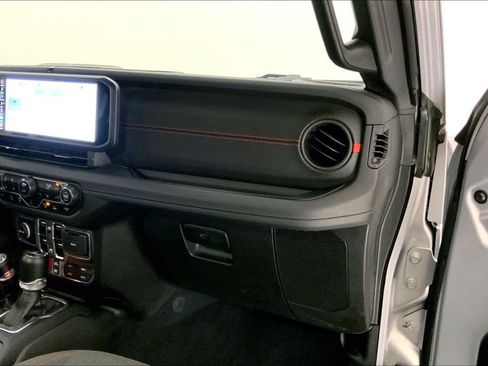 Used 2024 Jeep Wrangler Unlimited Rubicon w/ Technology Group AWD/4WD image 22